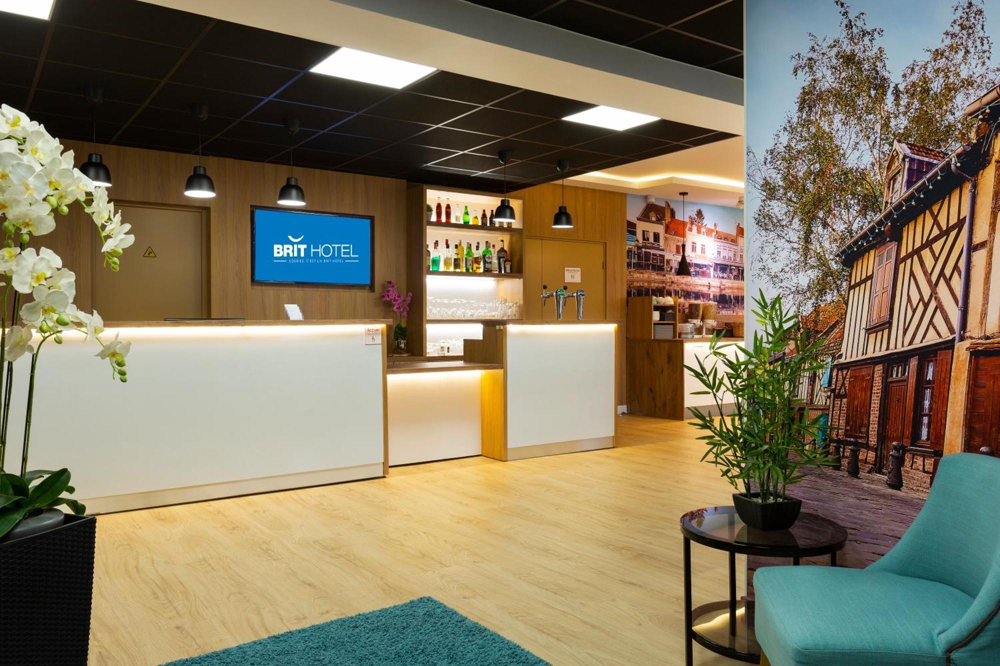 Brit Hotel Confort Amiens Лонго Экстерьер фото